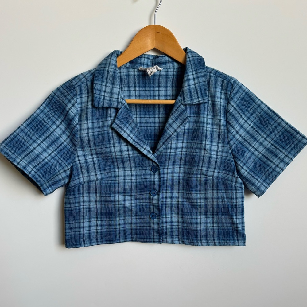 Crop button up top
